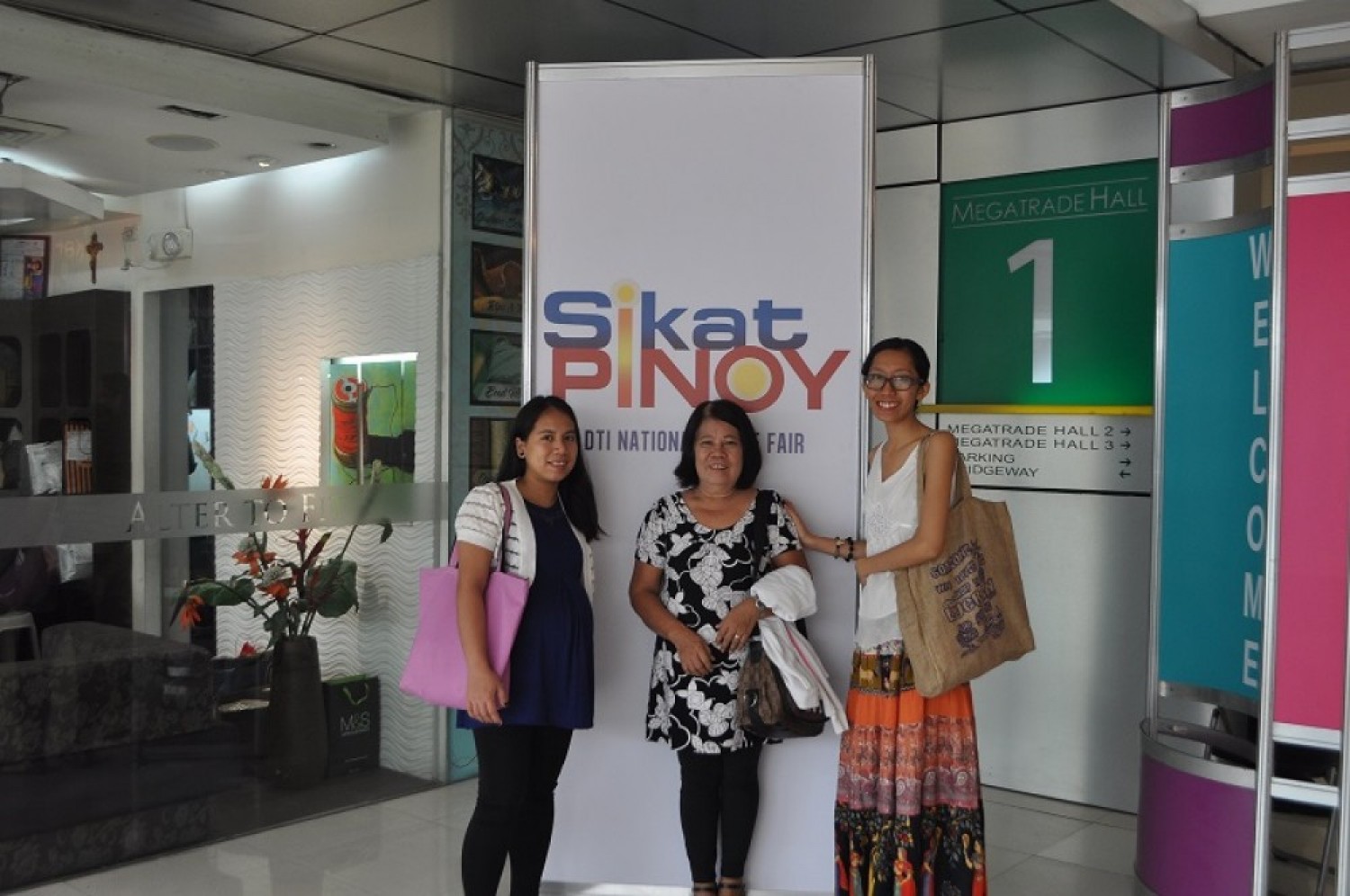 WATER LILY BAG MAKER AT THE SIKAT PINOY NATIONAL FASHION FAIR